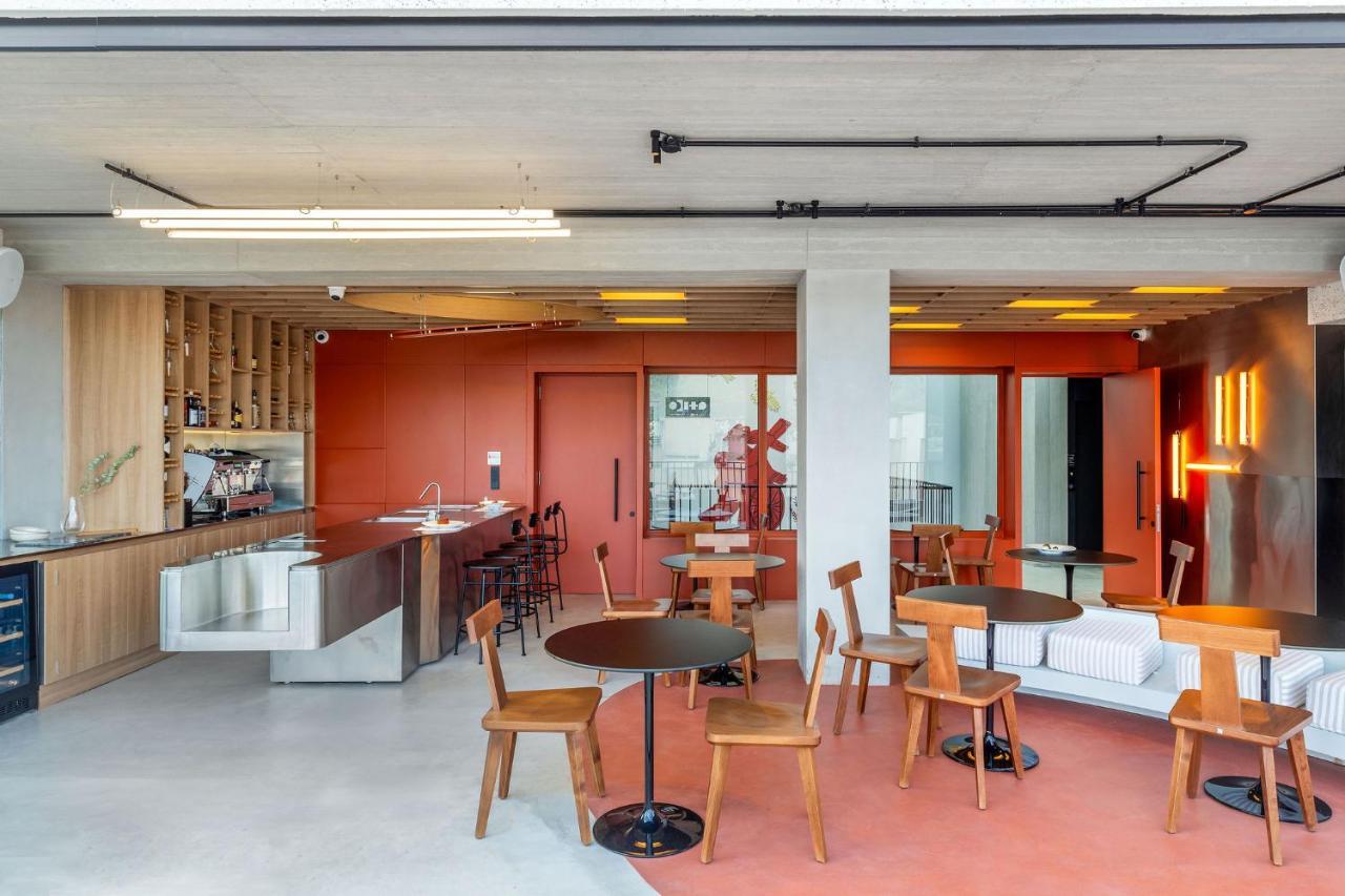 The Newel Psychiko 호텔 아테네 외부 사진 The kitchen and dining area